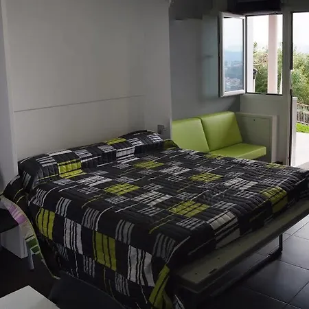 Juvenil Ulia Hotel *