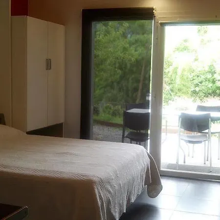 Hotel Juvenil Ulia *