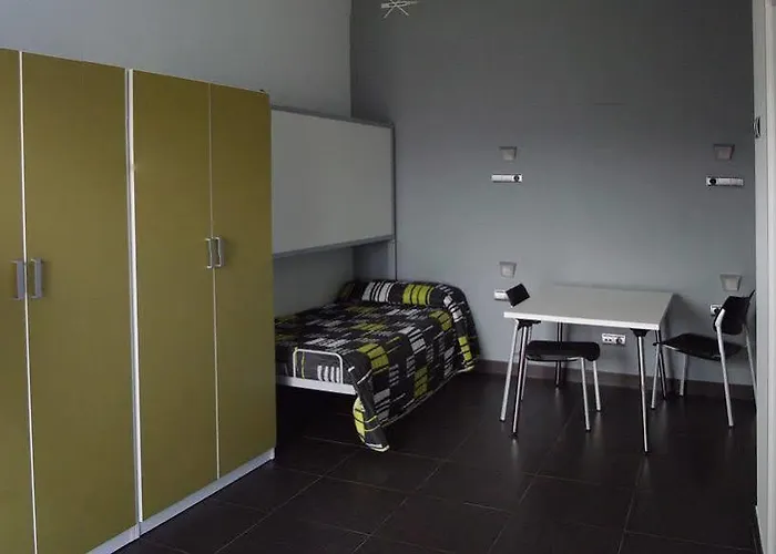 Отель Juvenil Ulia *