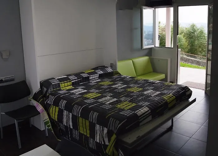 Juvenil Ulia Hotell *