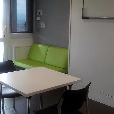 Juvenil Ulia Otel